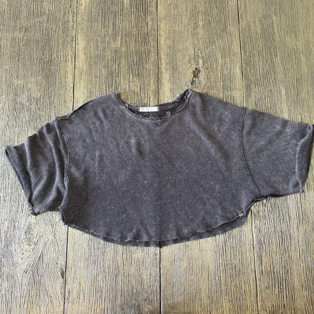 Free People Off My Mind Cropped Tshirt Raw Hem Size L